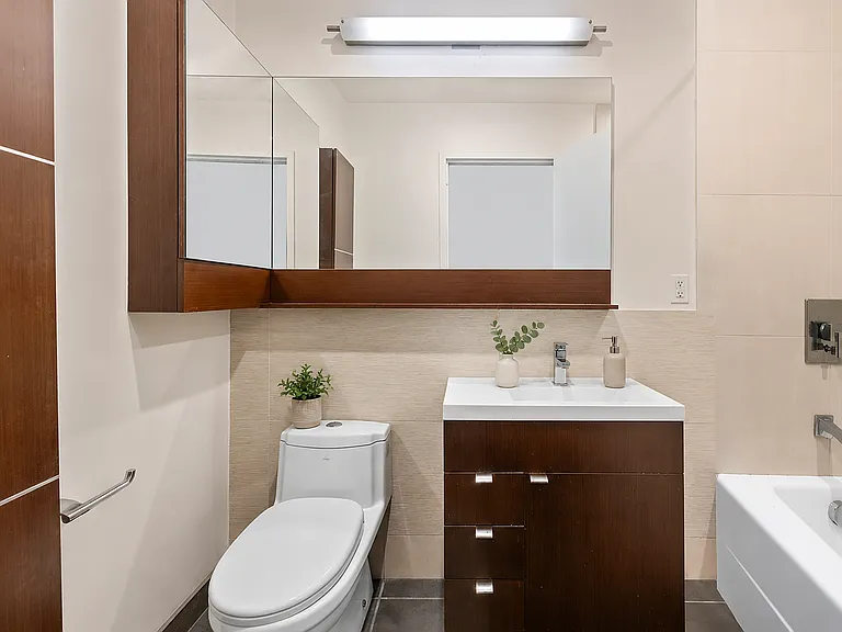 148 E 24th St #12B — Photo 4