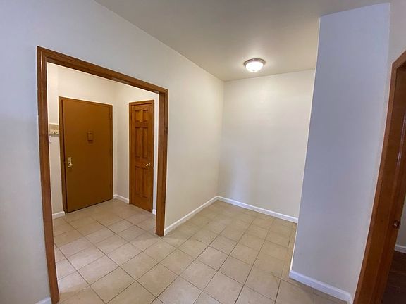 4th image of 25-47 22nd St #4