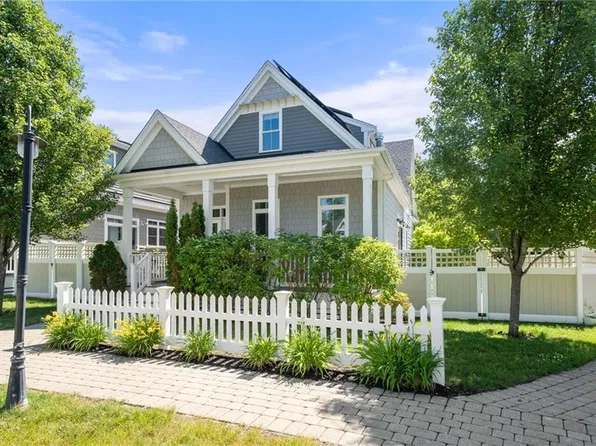13 Boydes Xing #12, Norfolk, MA 02056