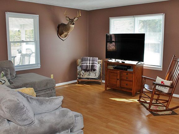 3rd image of 149 Buffalo Dr