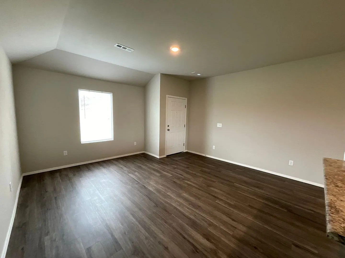Stunning New 2024 Home Modern Living in Siloam Springs! — Photo 2