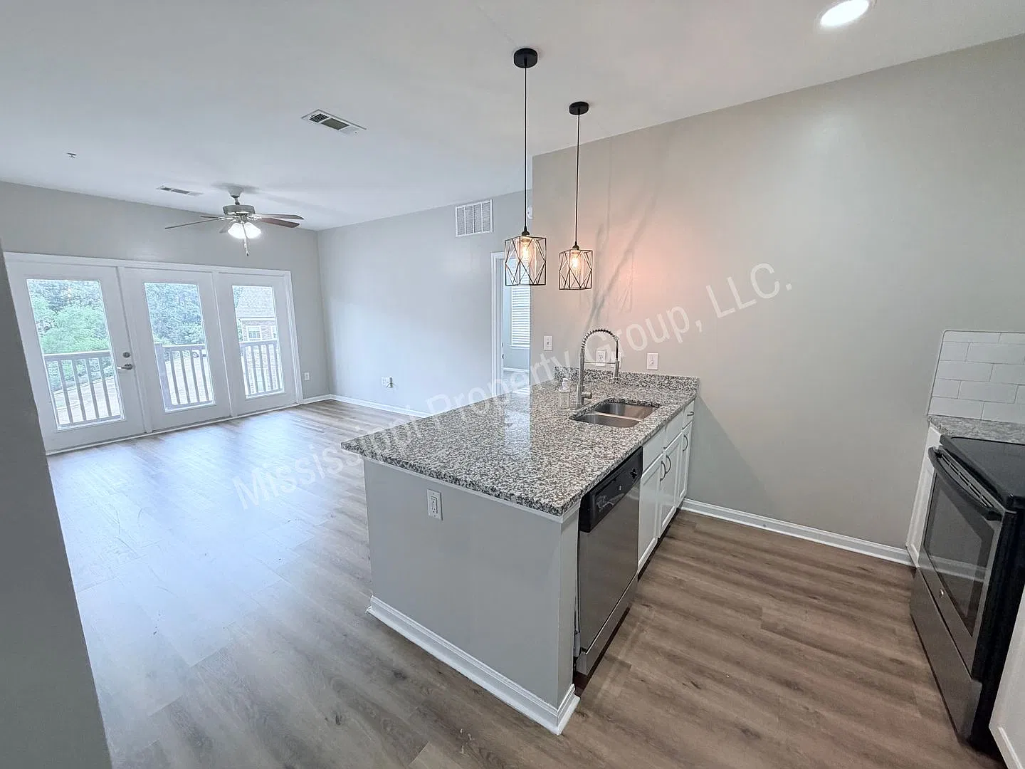 3BR/3BA For Rent — Photo 4