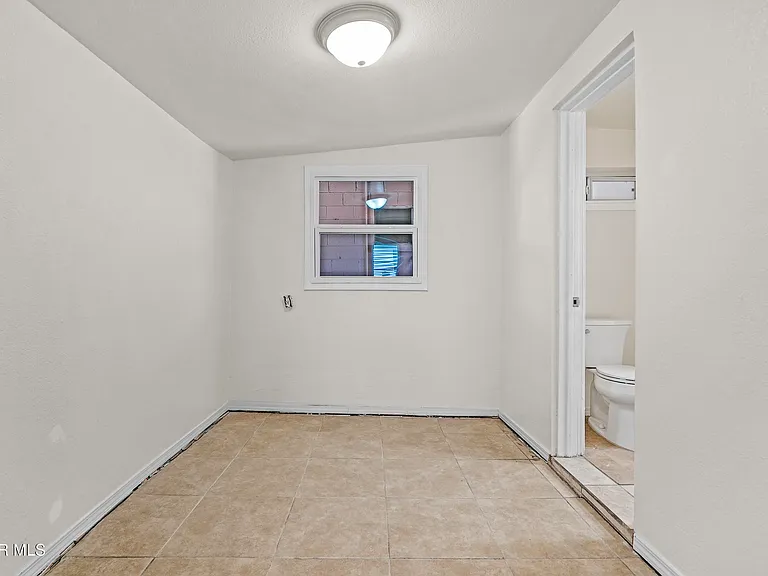 209 N Seville Dr #B — Photo 12