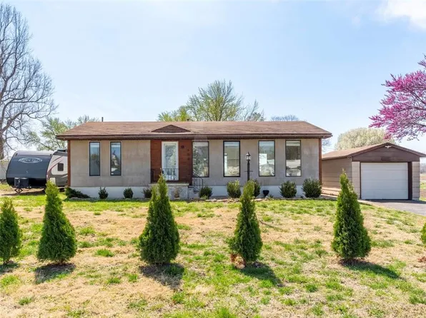 604 Libel St, Wathena, KS 66090