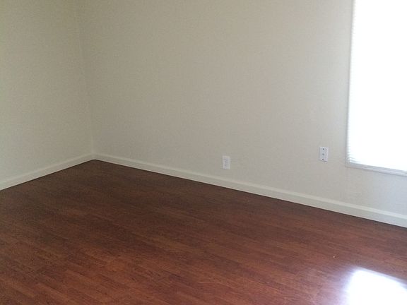 5th image of 3021 Hampshire Dr