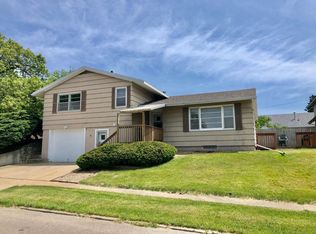 301 N 15th St, Marshalltown, IA 50158