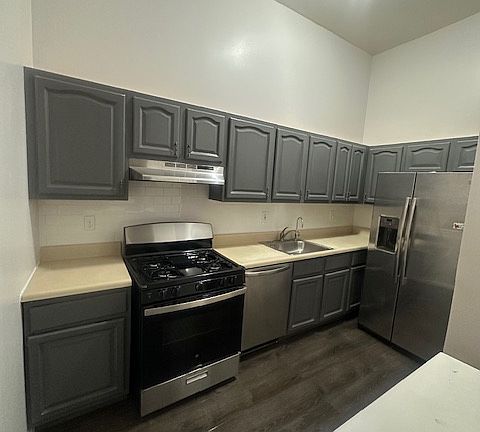 4th image of 676 Jamaica Ave Floor 1