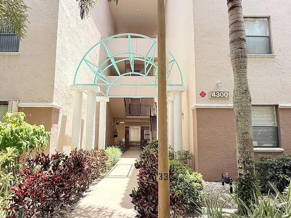 4300 NW 30th St
