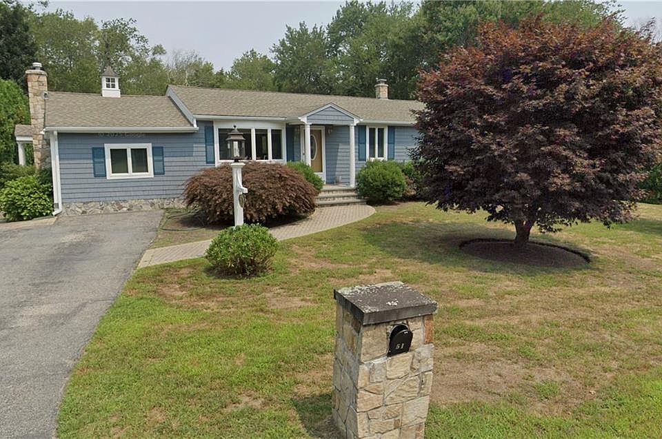 1st image of 51 Surrey Ln