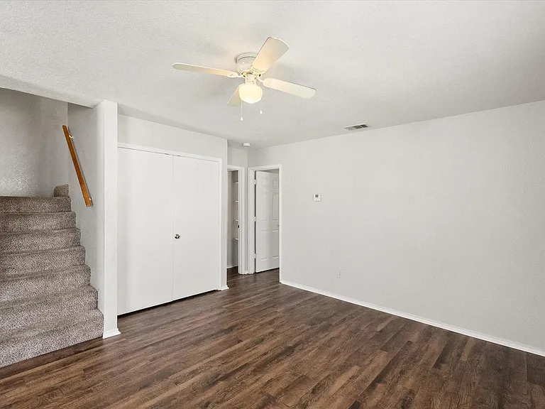 404 Kings Way Dr #A — Photo 6