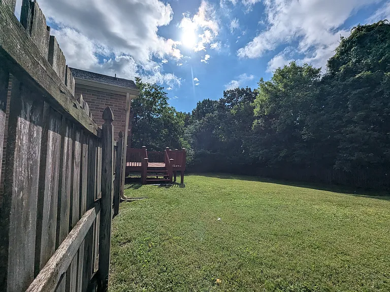 210 Wells Fargo Dr — Photo 29