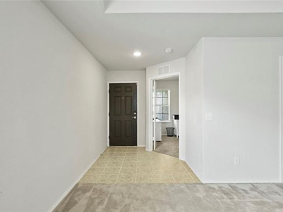 5th image of 6877 Hickory Creek Dr