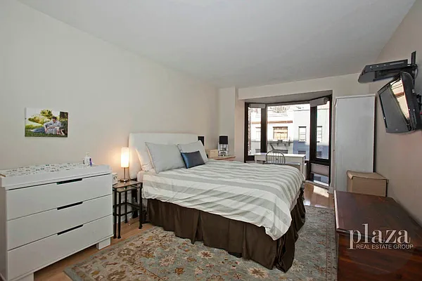 Rented by Plaza Real Estate Group | media 39