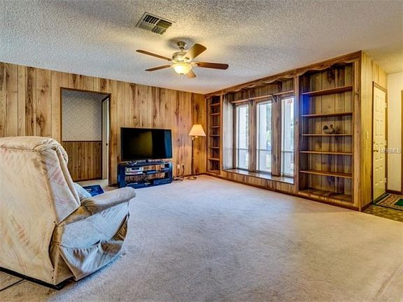 4th image of 1015 Chablis Ct