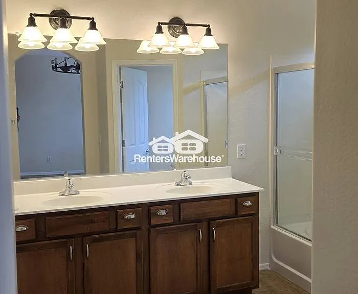 9609 N 181st Ln — Photo 17