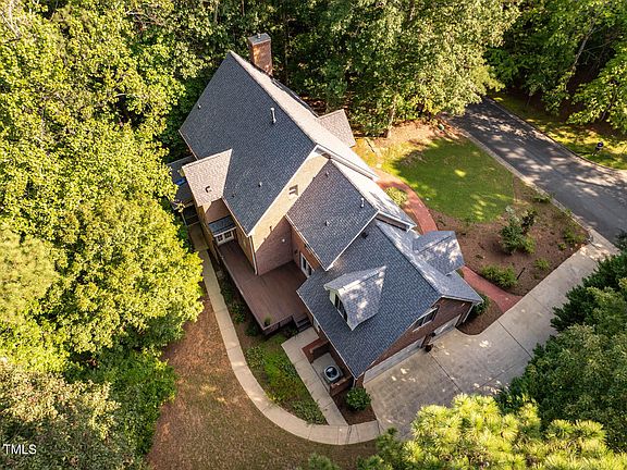 2nd image of 120 Red Bud Ln