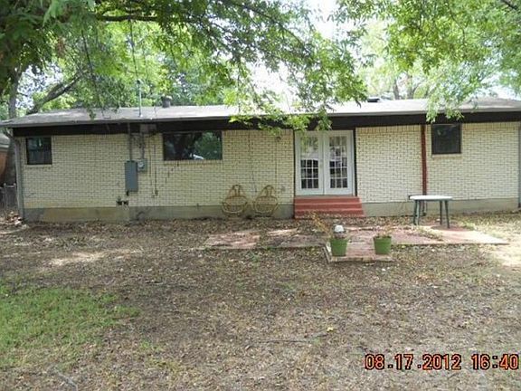 2nd image of 3528 Sheridon Dr