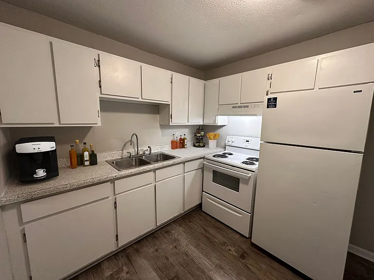 Rand Stockton Apartment Homes — Photo 38