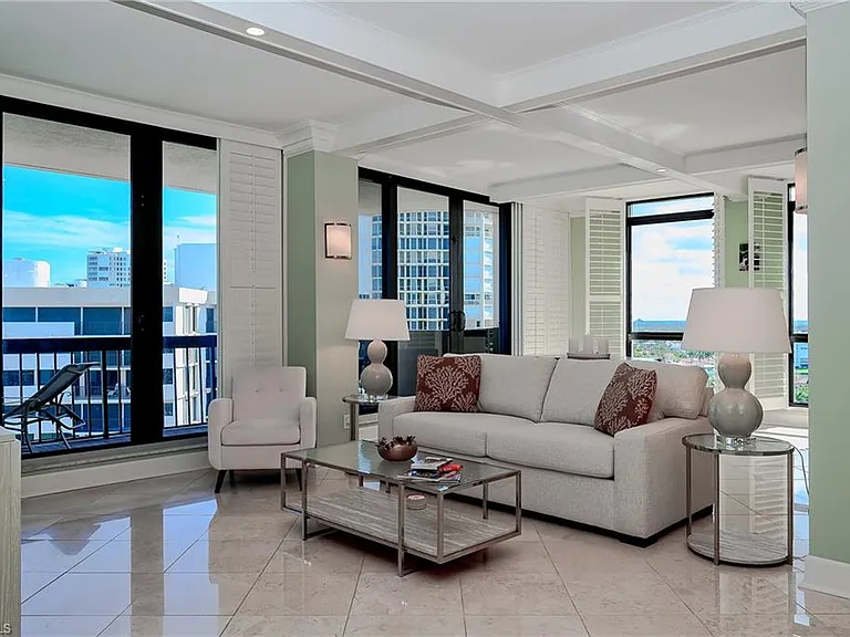 4001 Gulf Shore Blvd N #Penthouse 8 — Photo 4