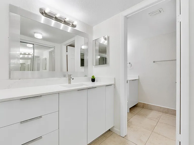 9777 Westview Dr #1112 — Photo 8