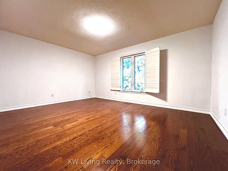 92 Breckonwood Cres — Photo 18