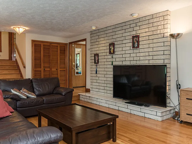 1 Radcliffe Rd — Photo 6