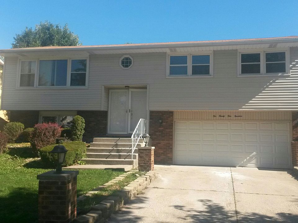 1st image of 22419 Theisen Ave
