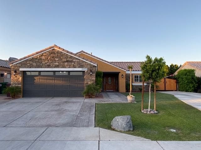 1st image of 84098 Avenida Cedrus