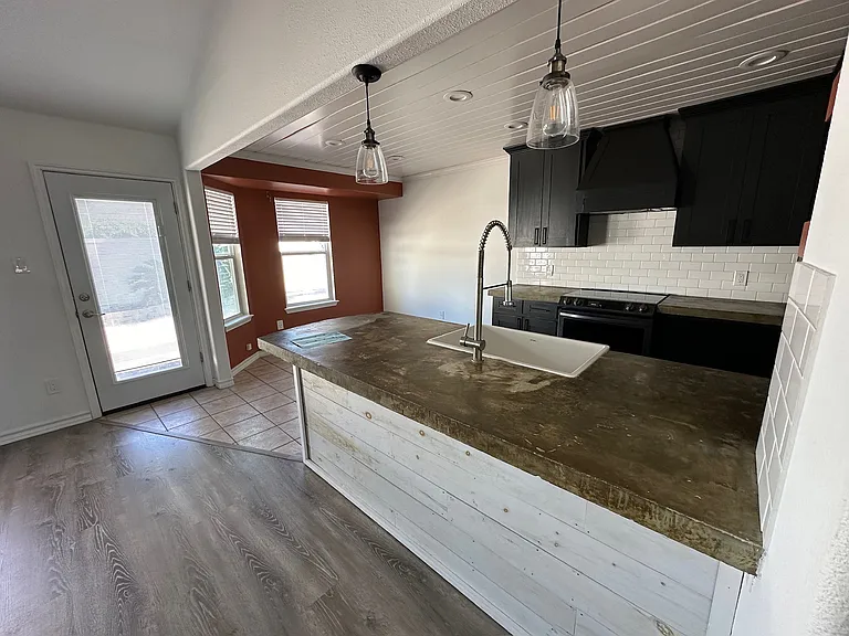 14922 Aquarius St — Photo 7