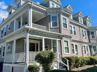 305 Cabot St #4A, Newtonville, MA 02460