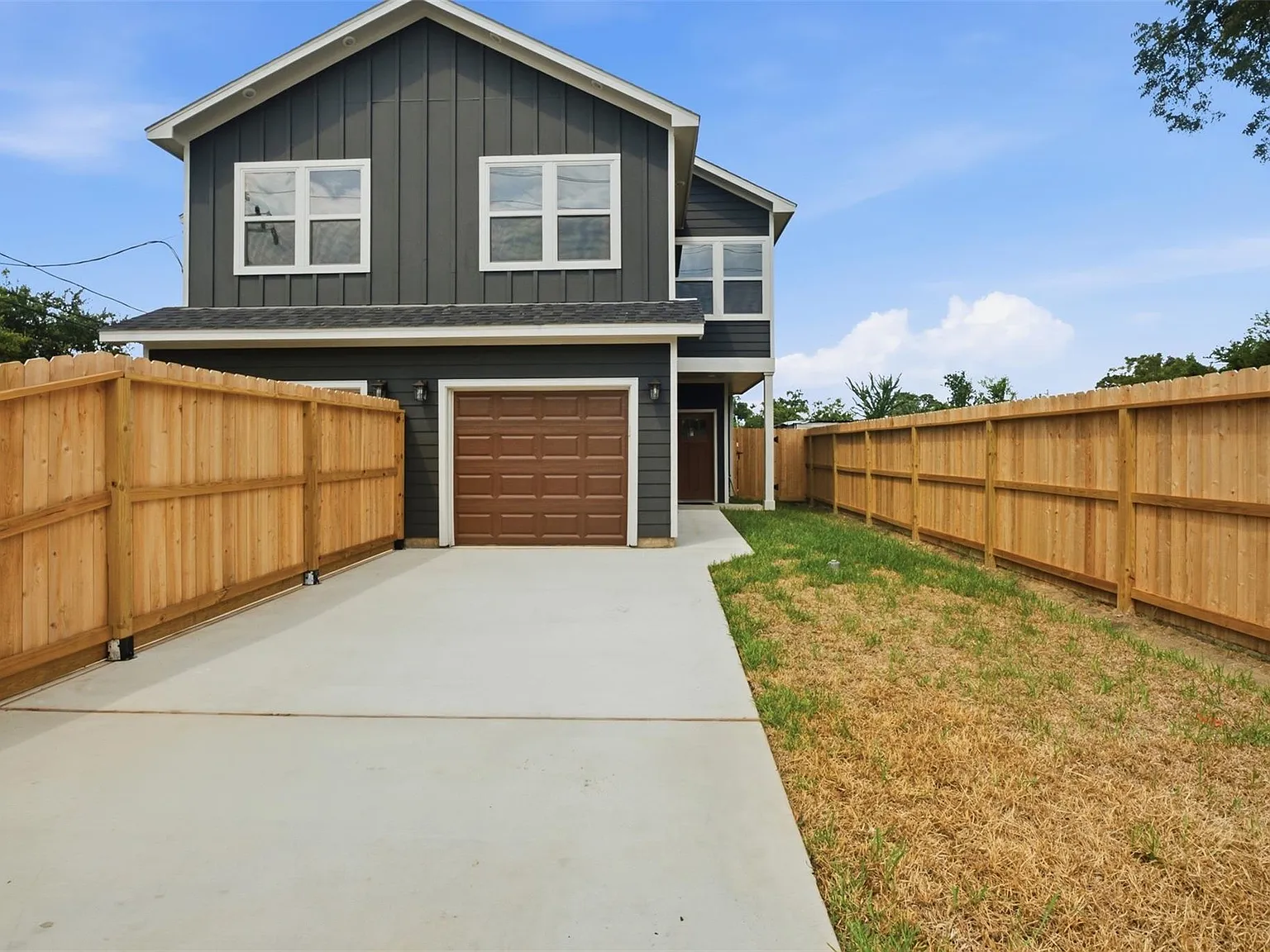 3 bed, 2.5 bath, $1,999 — Photo 1