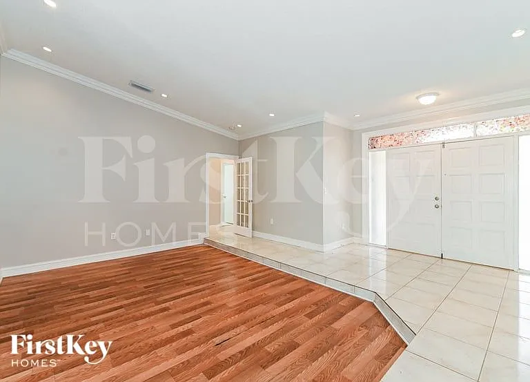 10901 SW 161st Pl — Photo 2