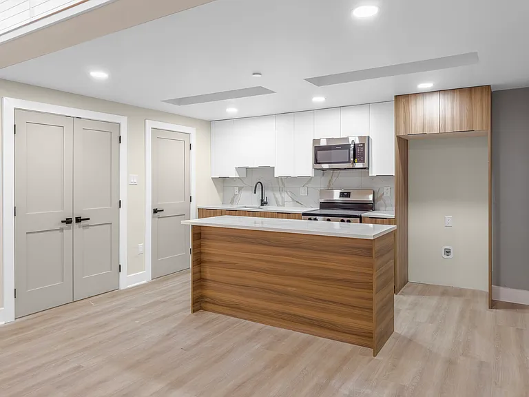 Industrial Arts Loft Building — Photo 1