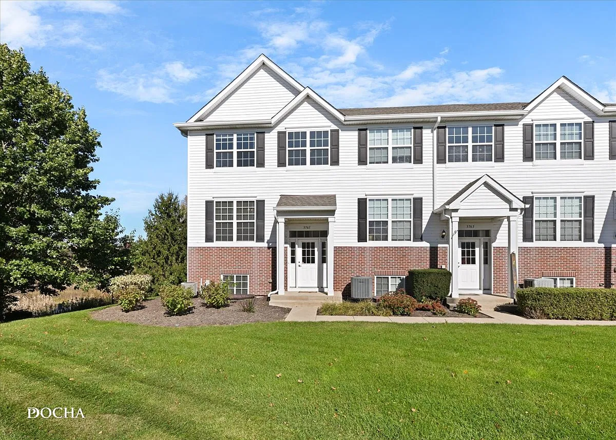 3 bed, 2.5 bath, 1797 sqft, $2,465 — Photo 2