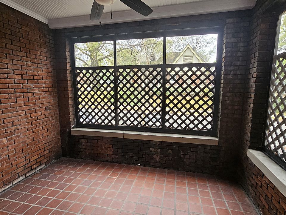 Private front porch