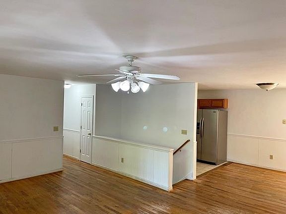 3rd image of 4 Marwood Dr