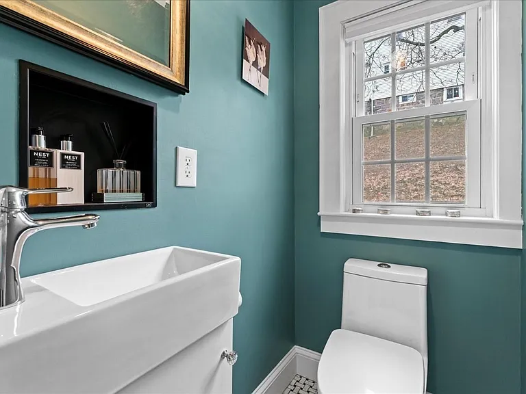 40 Lake Shore Rd — Photo 28