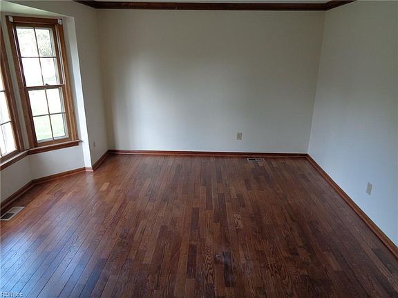 2nd image of 613 Corapeake Dr