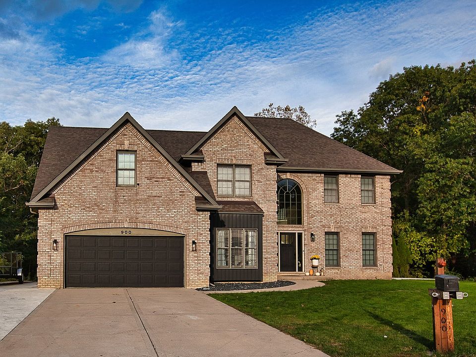1st image of 900 Deerfield Ln