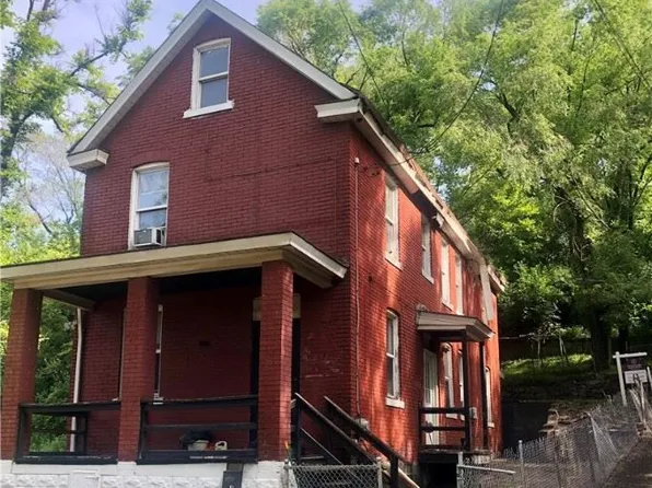 1347 Bessemer St, Braddock, PA 15104