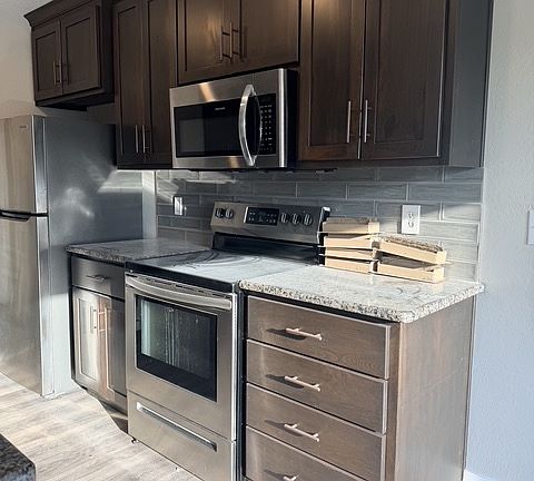 4th image of 1920 S 18th Ave Unit B