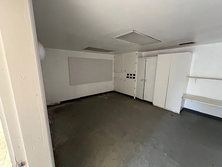 3704 Laverne Ave — Photo 23