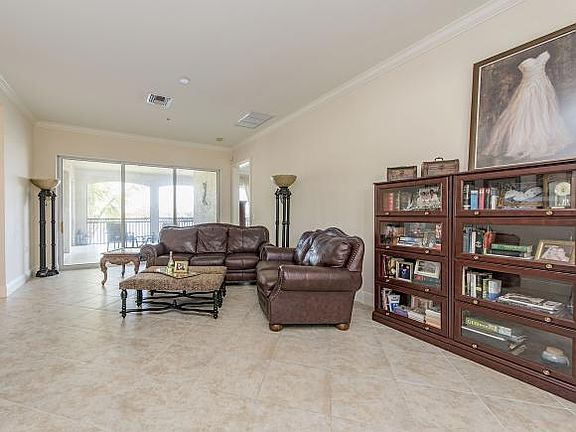 3rd image of 9270 Campanile Cir