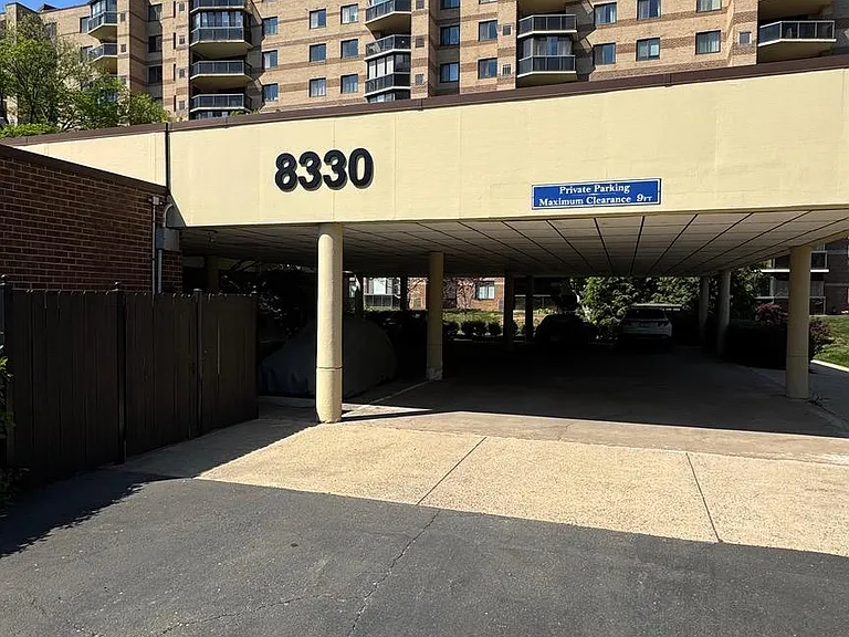 8330 Greensboro Dr #6/0003 — Photo 7