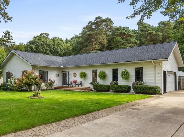 13342 Forest Park Dr, Grand Haven, MI 49417