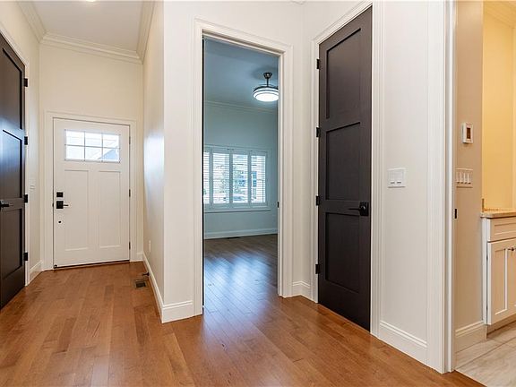 5th image of 15 Hampton Rd #20