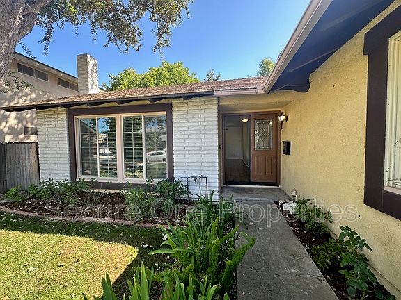 3rd image of 29362 Hillrise Dr