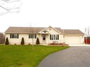 W4130 Cedar Crest Ln, Peshtigo, WI 54157