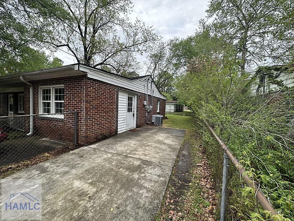 2nd image of 513 Stewart Dr