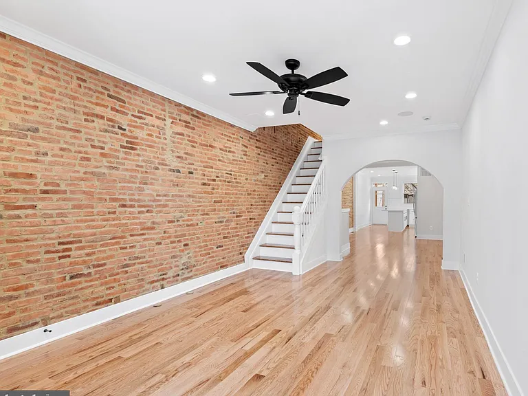 1434 Marshall St — Photo 5